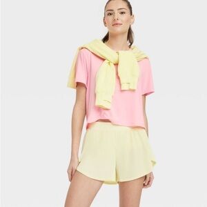 Women's Mid-Rise Micro-Pleated Shorts
2.5" - All In Motion™ Light Yellow new